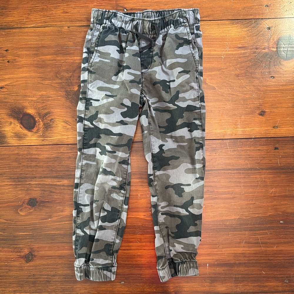 Gap Kids Size Small Camo Pants